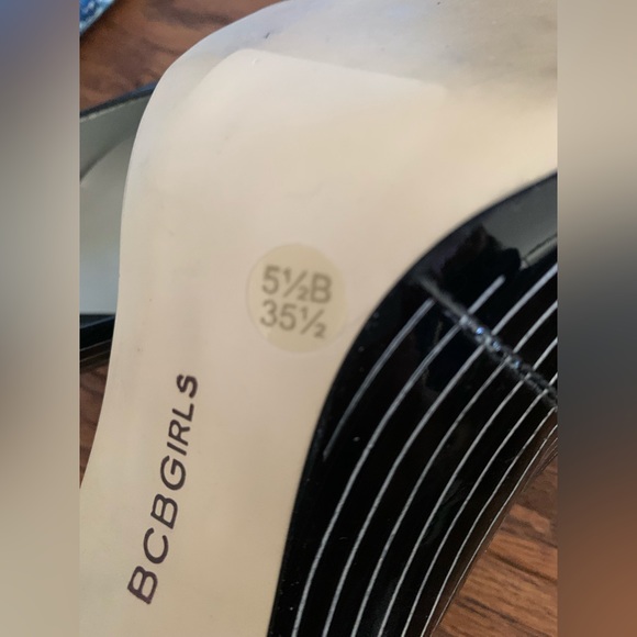 BCBGirls Black Patent leather White Pinstripe Sz. 35.5 Brazil Great Condition - Picture 5 of 12